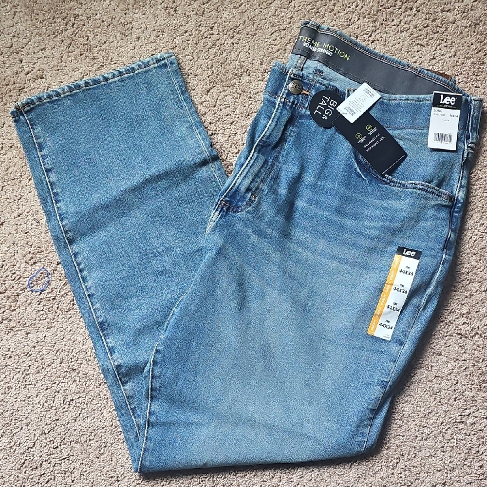 Lee Men's Relaxed Fit Light Blue Jeans